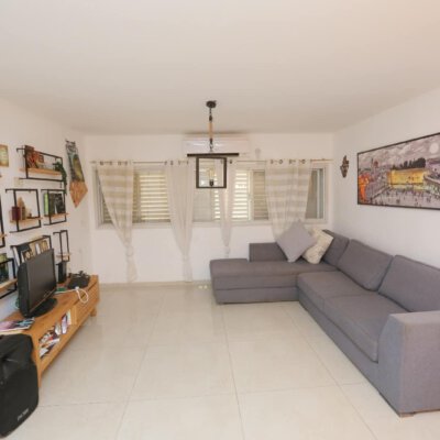 שכונה יא' / דירת 3.5 חד' / רמות ספיר